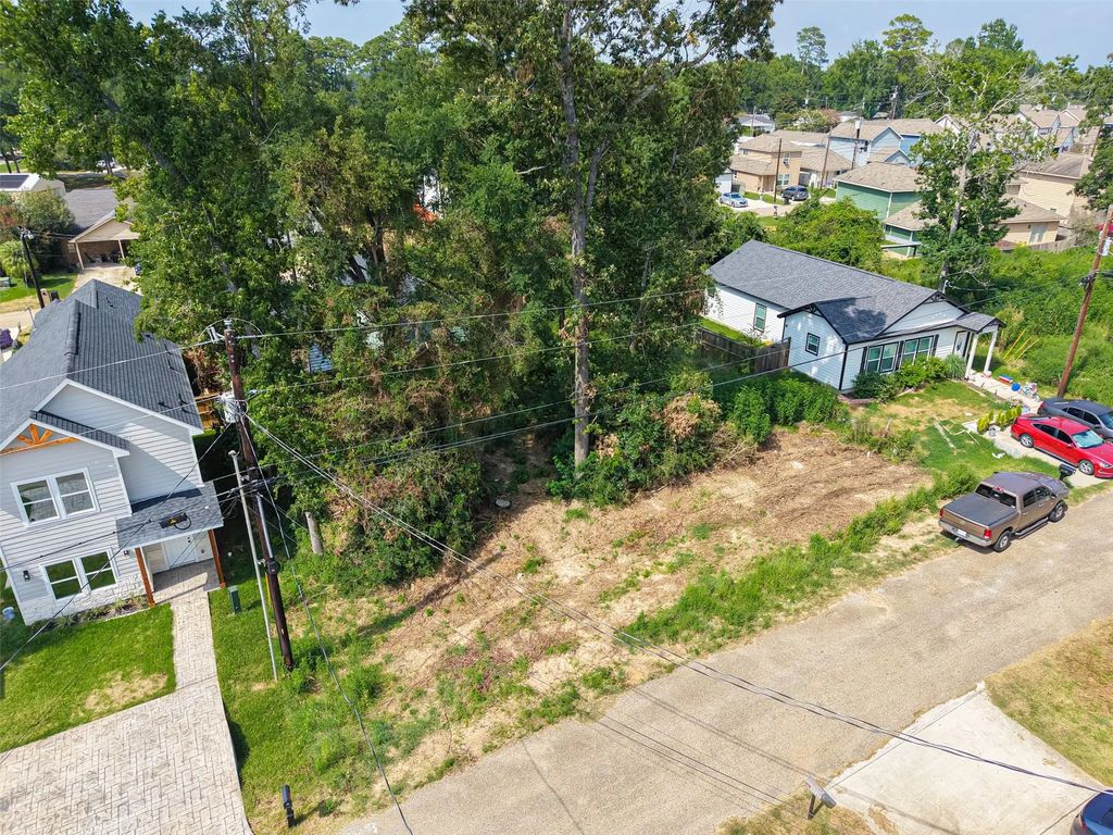 16712 E Ivanhoe, Montgomery