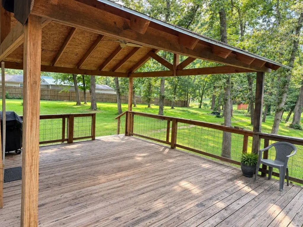 605 County Road, Goodrich