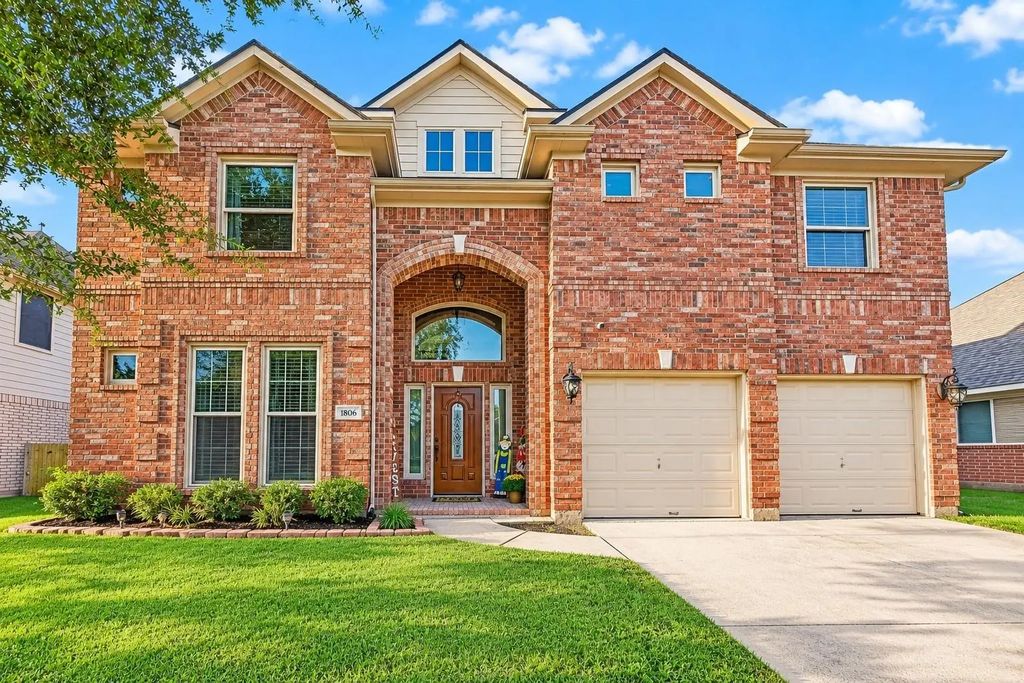 1806 N Everglades, Deer Park