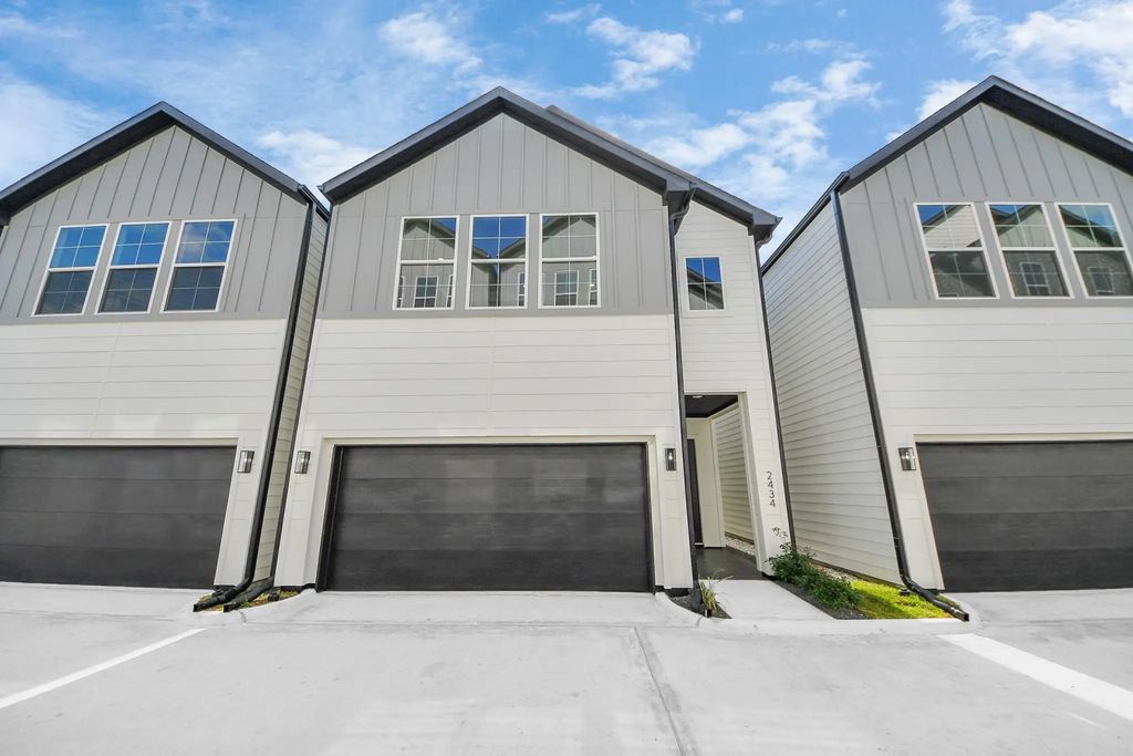 2434 Harrington Street, Houston