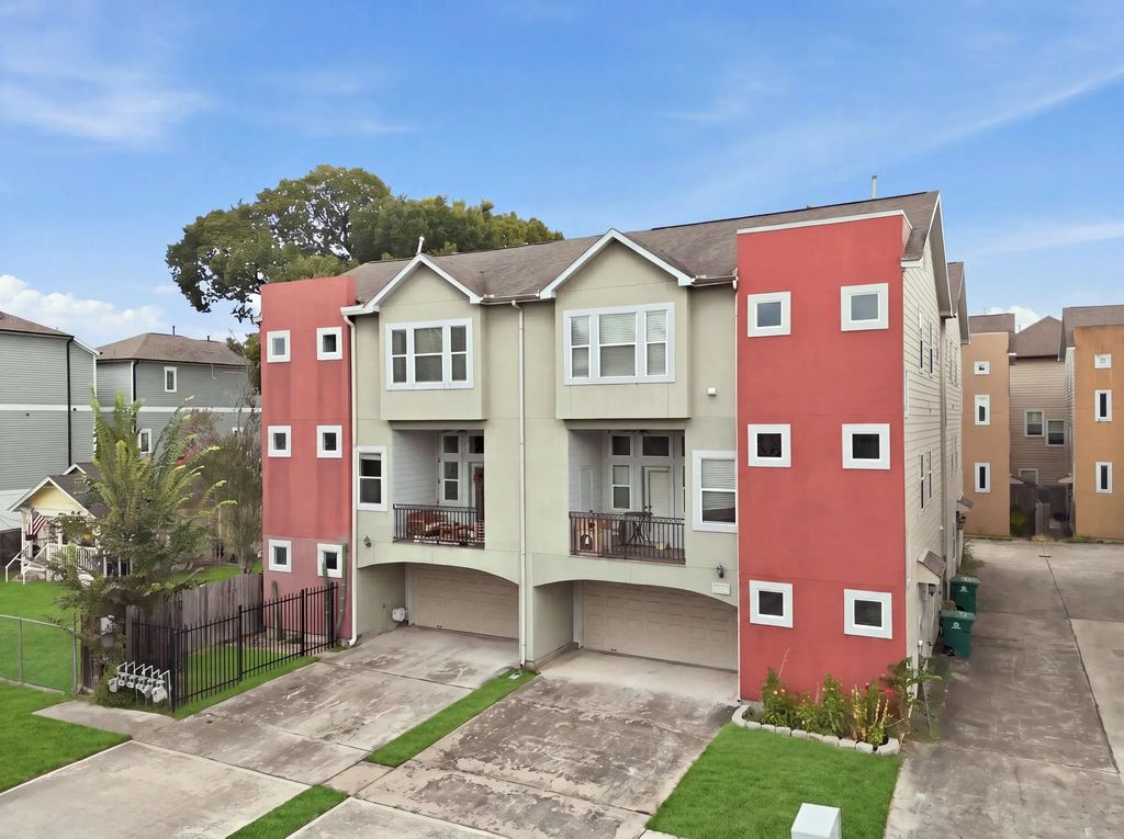 1147 W 24th Street B, Houston