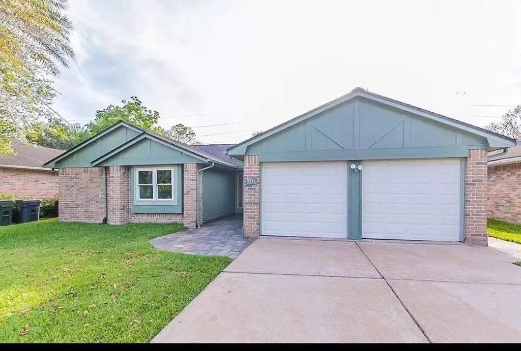 2135 Collingsfield Drive, Sugar Land