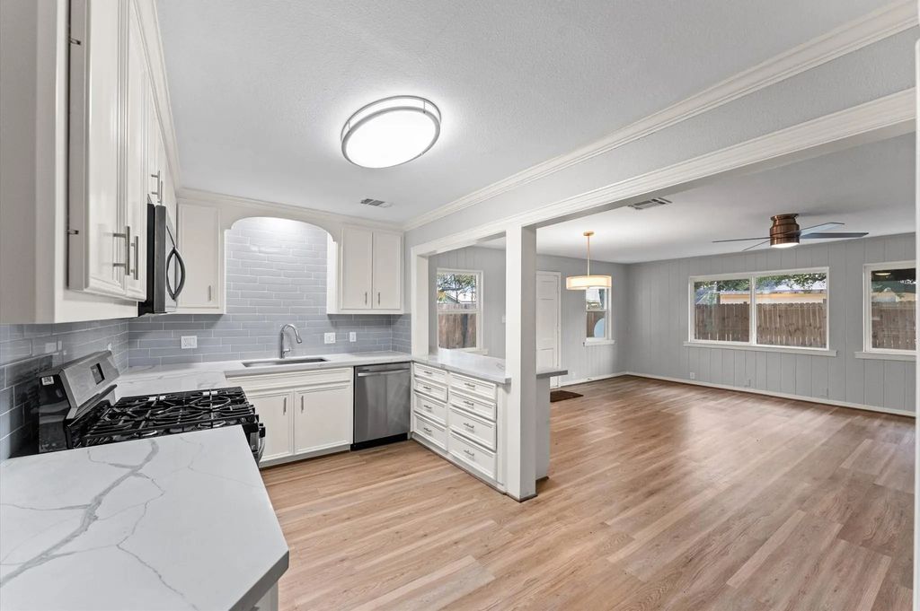 5146 Kelso Street, Houston