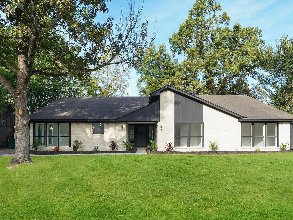 1519 Burning Tree Road, Kingwood