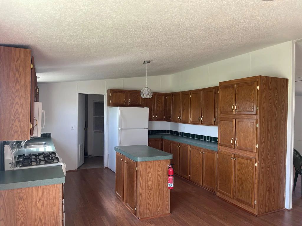 711 Fm 360 Road, Beasley