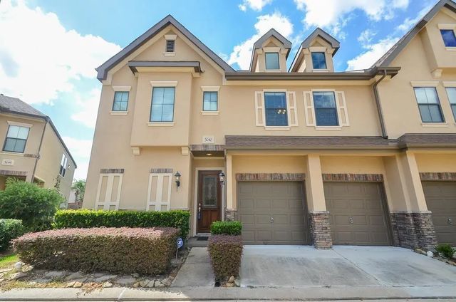 3042 Royal Oaks Crs, Houston