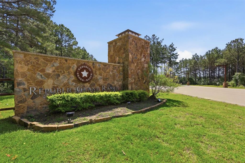 16030 Forest Mill Road, Willis