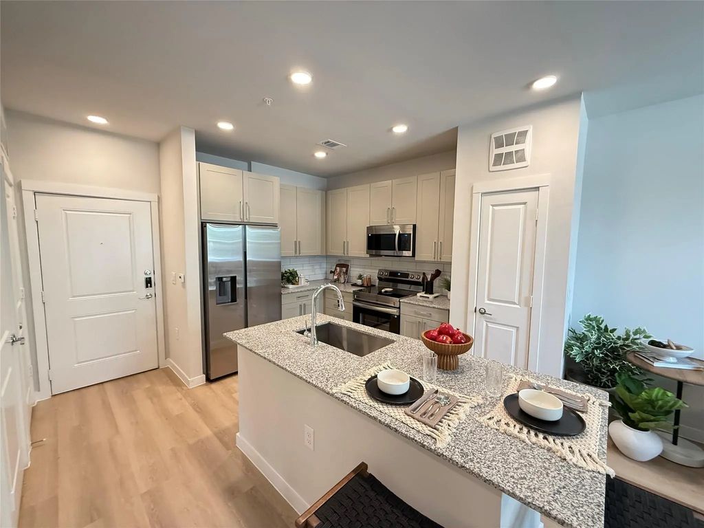 1610 Campbell Rd S1, Houston