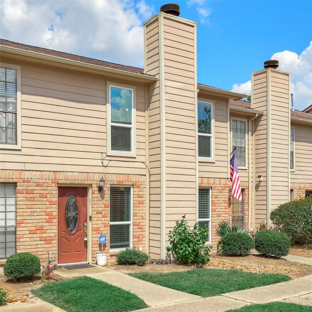 6700 Richardson Road 302, Houston