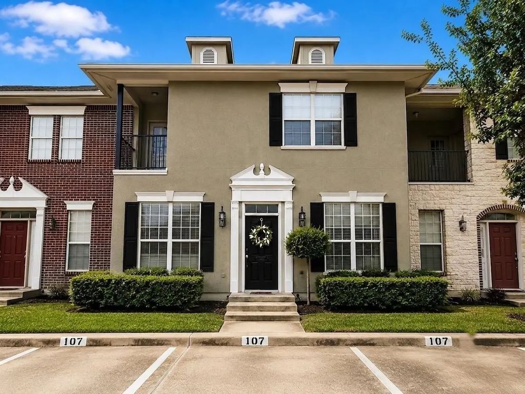 107 Forest Drive, College Station