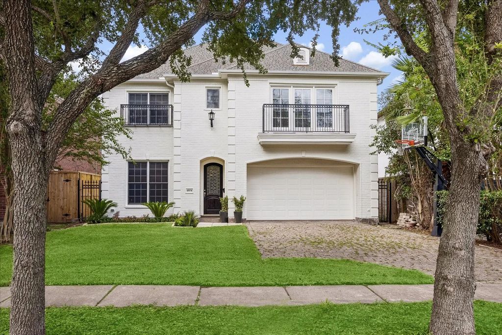 4804 Beech Street, Bellaire