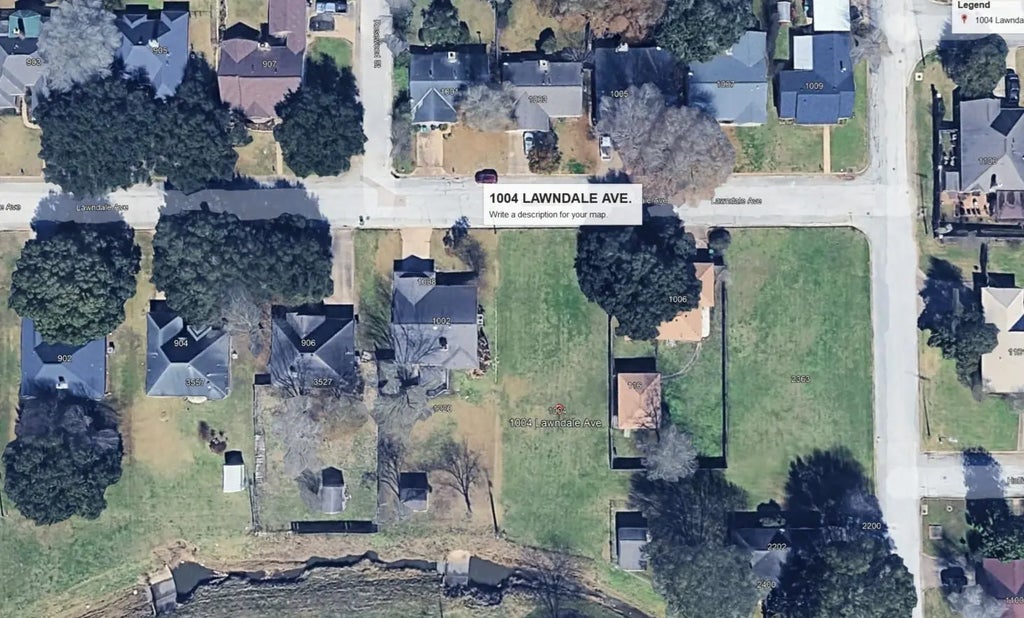 1004 Lawndale Avenue, Brenham