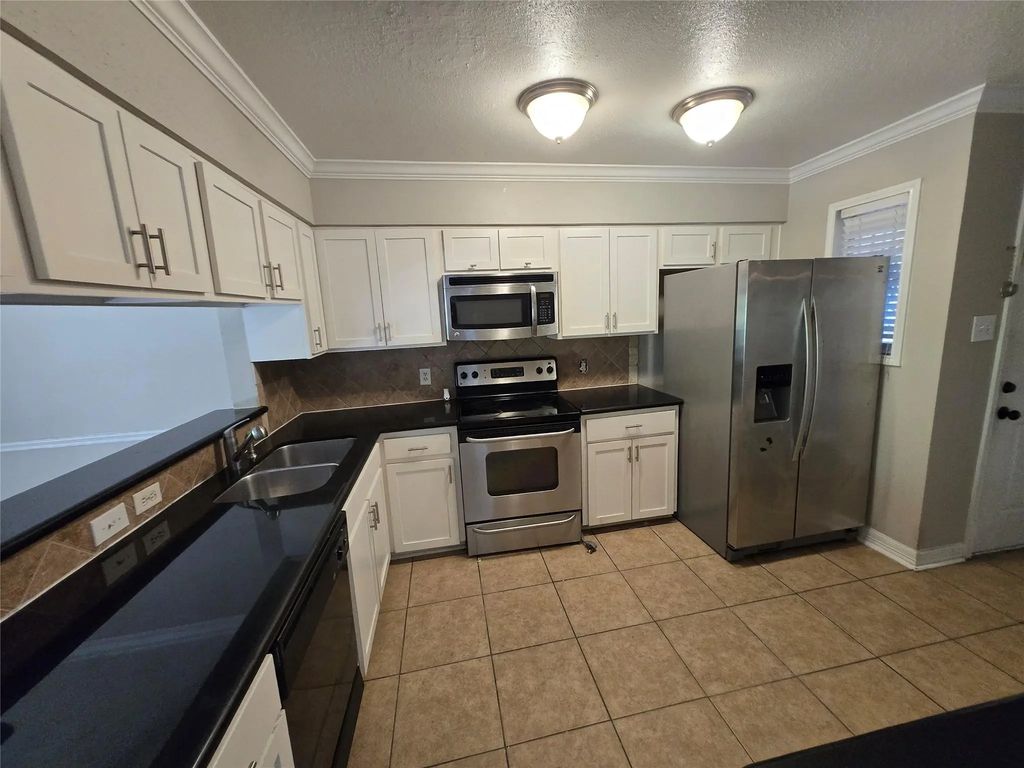 5661 Birchmont Drive 5, Houston