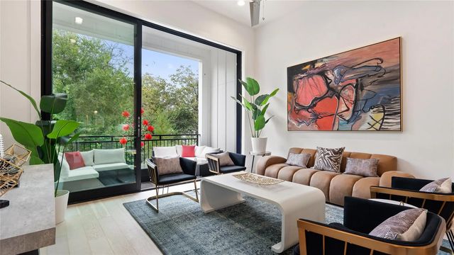 6256 Kansas Street, Houston