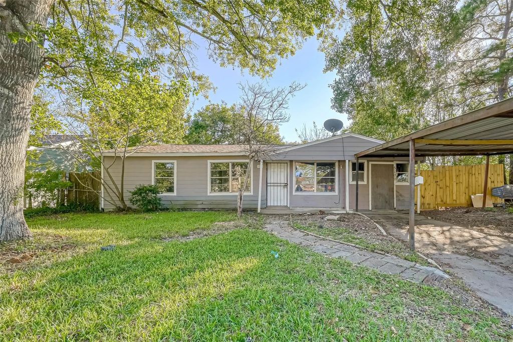 5102 Lyndhurst Drive, Houston