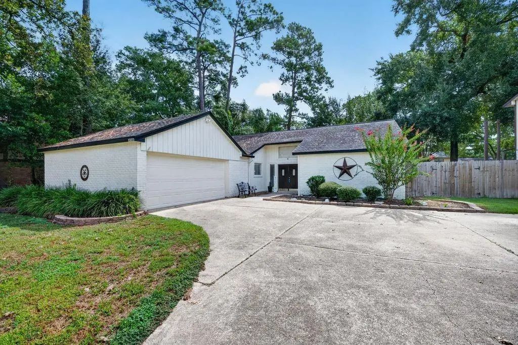 14946 Spring Lake Drive, Houston
