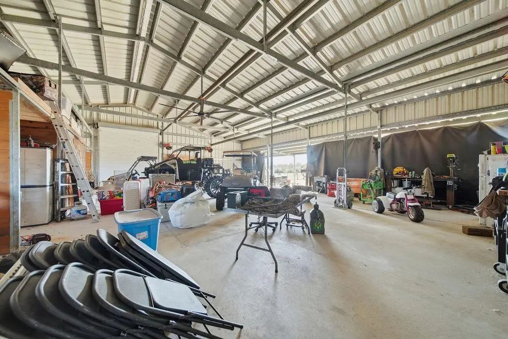 5250 Lauren Road, Alvin
