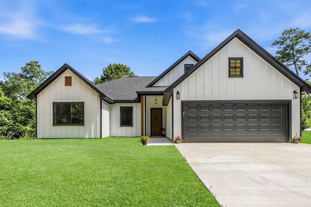 162 Holly Crst, Livingston