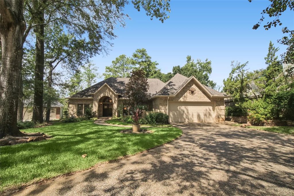 112 Inverness Drive, Conroe