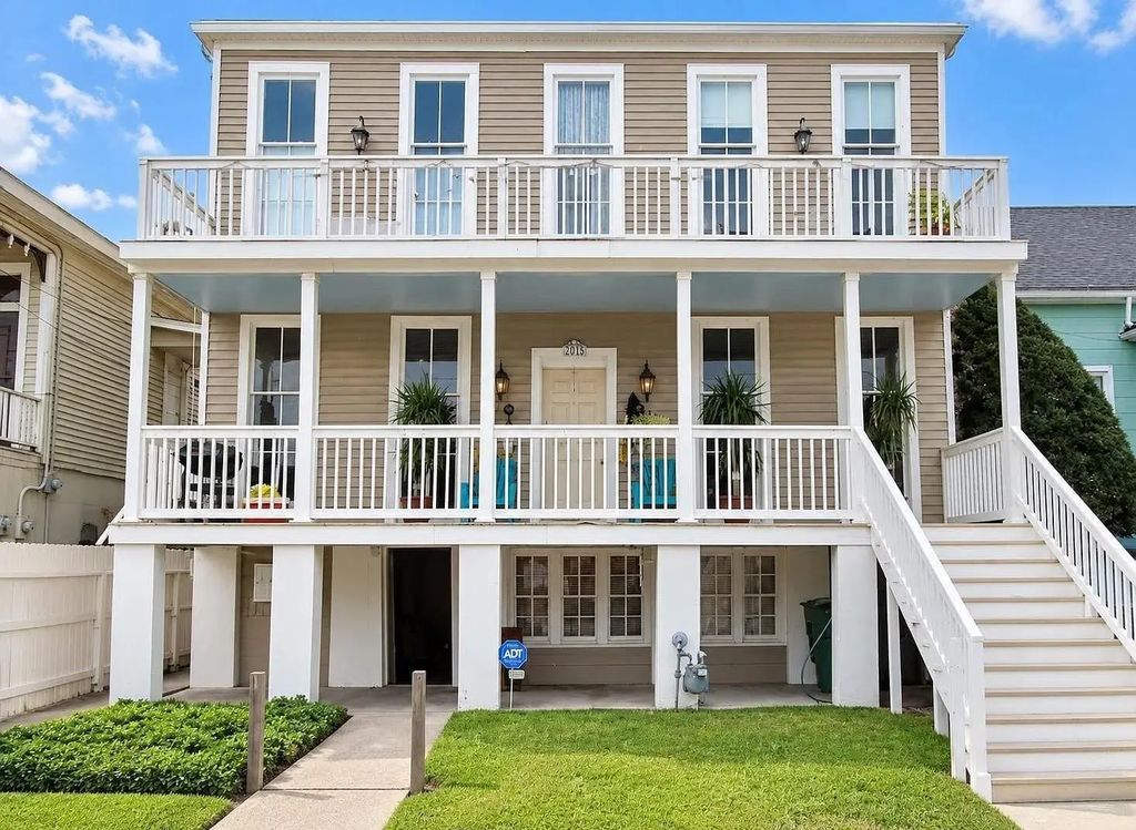 1523 21st Street 1-5, Galveston