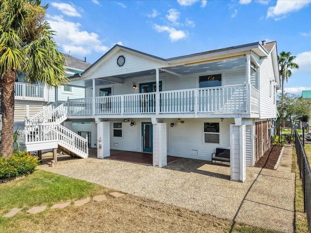 1172 Sailfish Street, Hitchcock