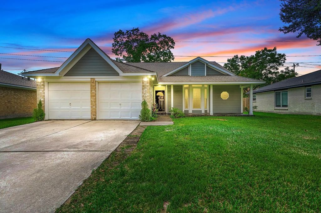 305 Seacrest Boulevard, League City