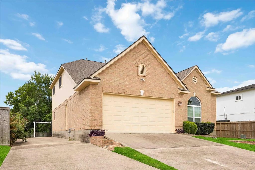 5498 Appleblossom Lane, Friendswood