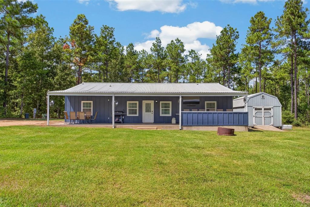 1276 County Road 1050, Crockett