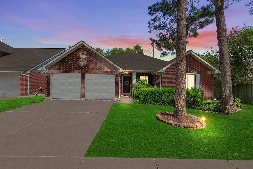 16423 Maple Downs Lane, Sugar Land