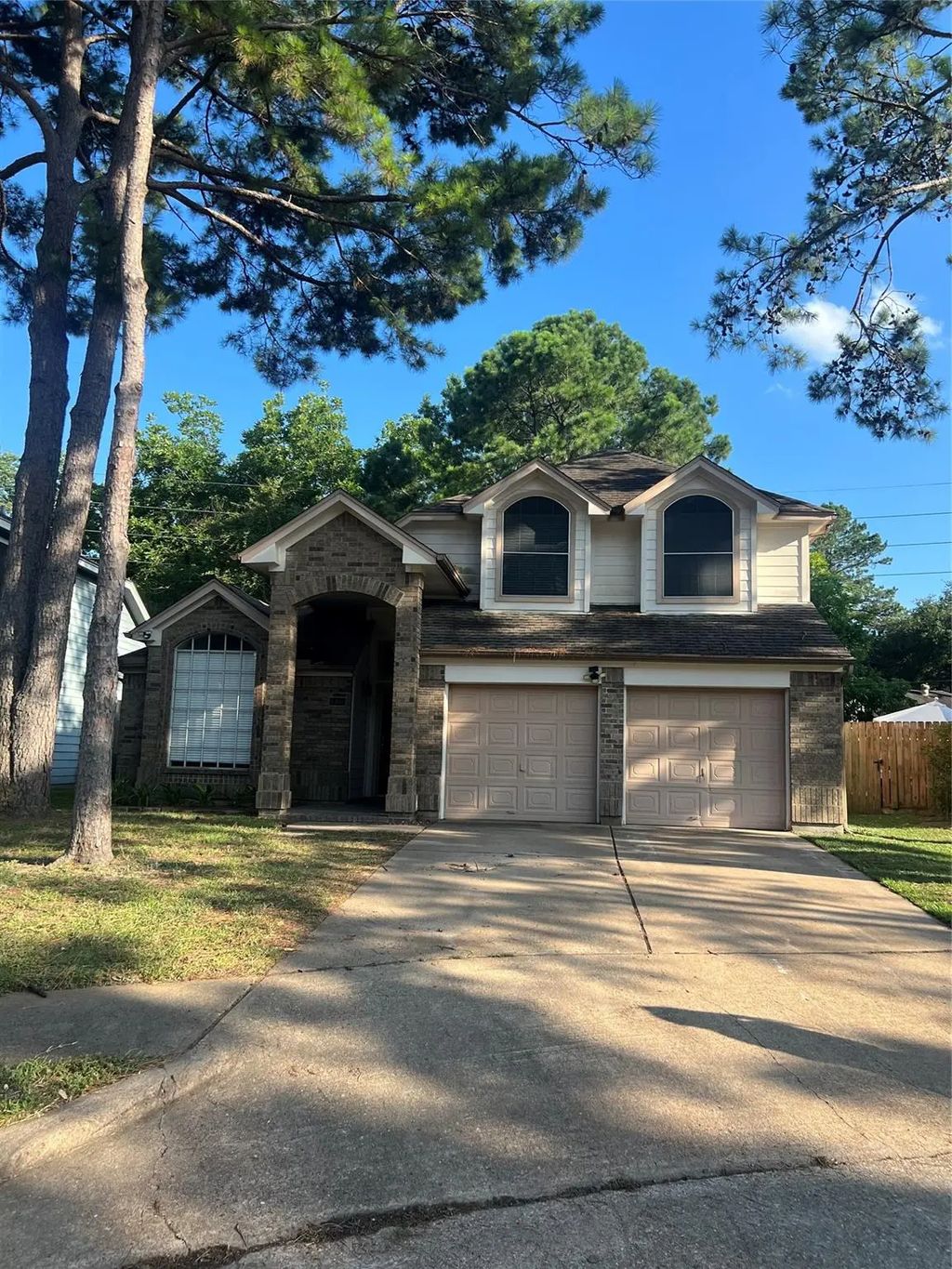 8406 Lake Crystal Drive, Houston