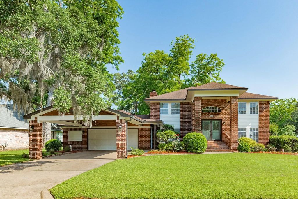320 N Amherst Drive, West Columbia