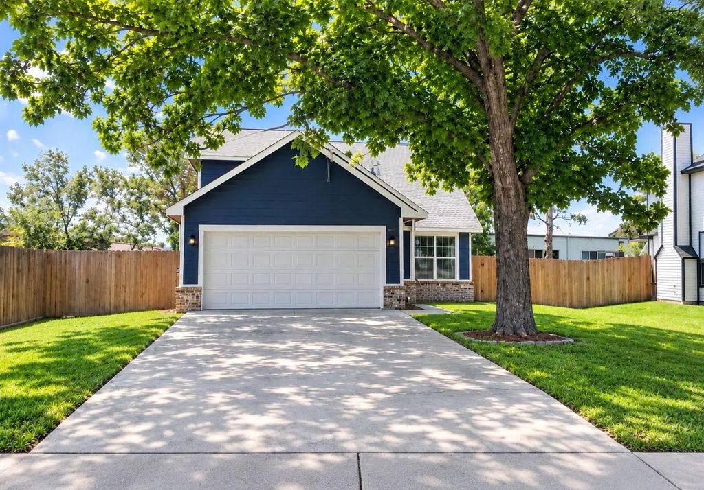 715 Seydler Street, East Bernard