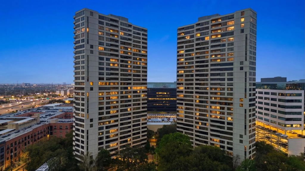 15 Greenway Plaza 25j, Houston