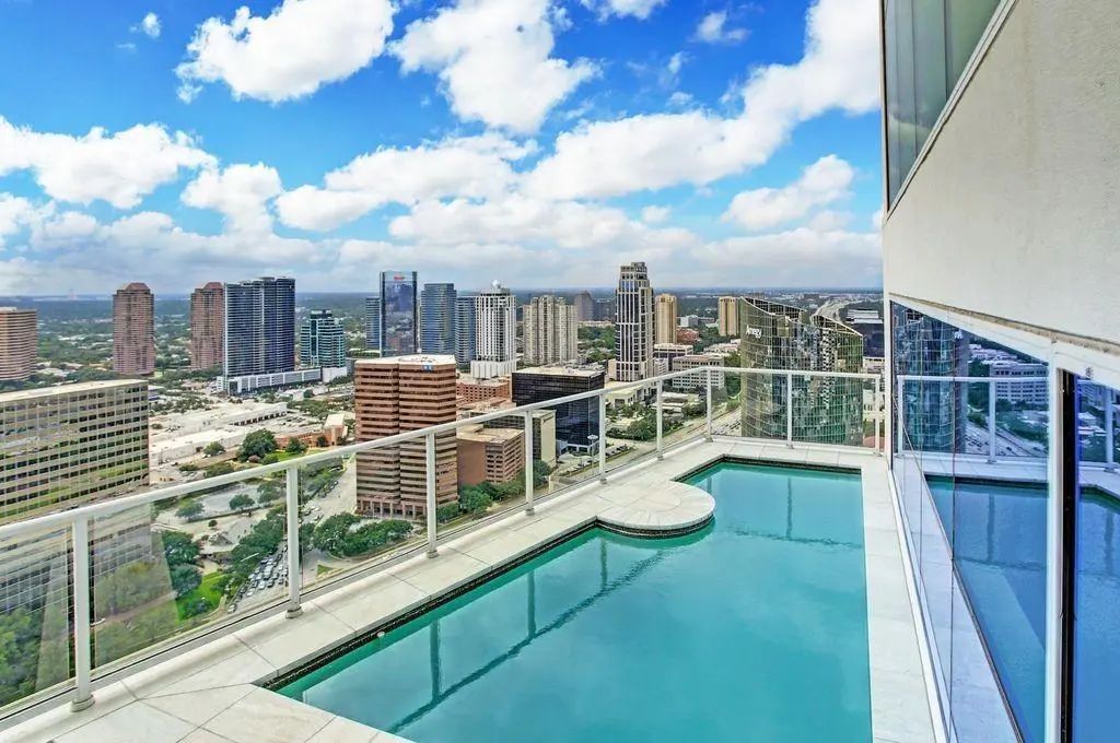 4521 San Felipe Street 3201, Houston