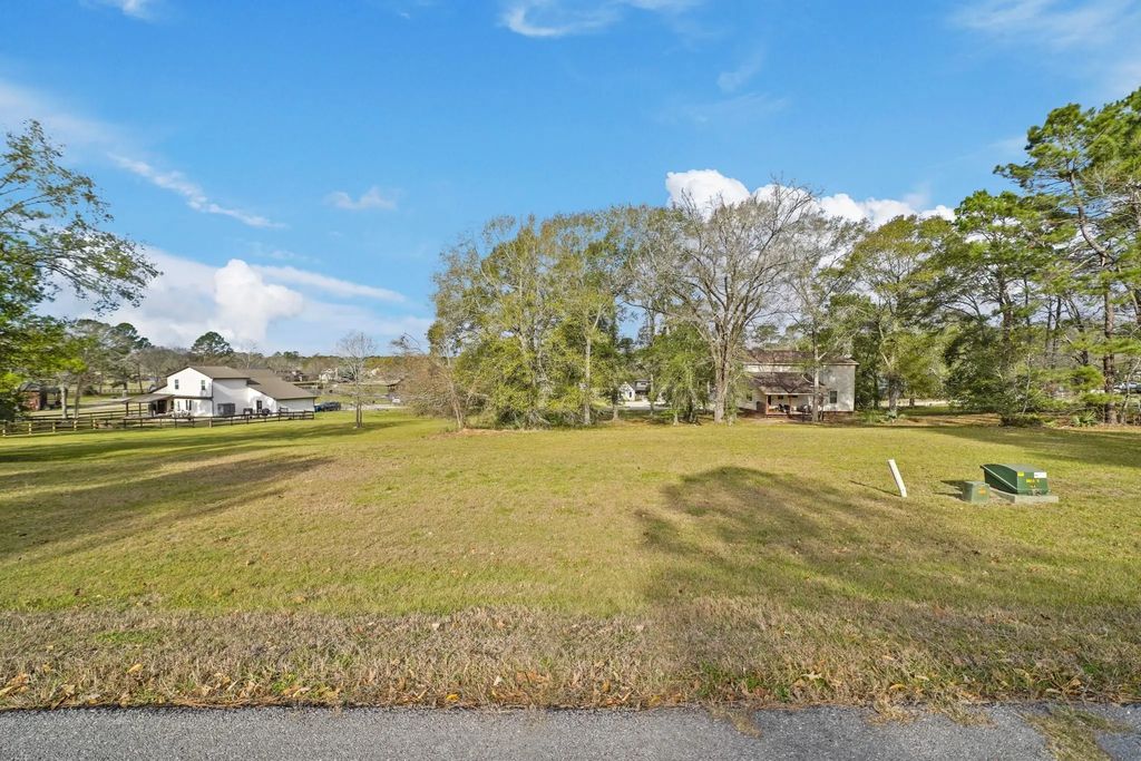 54 Lakecrest Lane, Huntsville