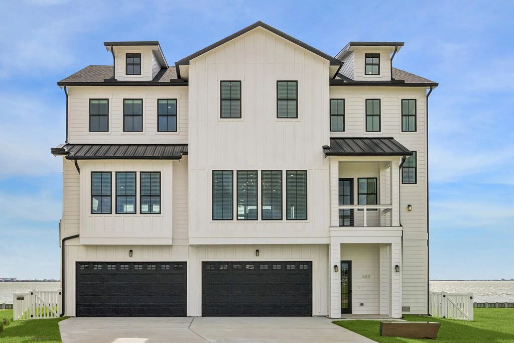 403 Hana Drive, Tiki Island