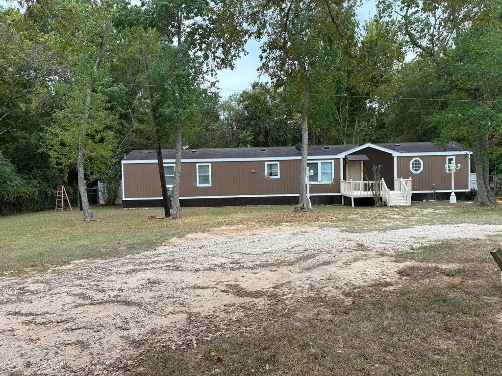 9677 Longstreet Road, Willis