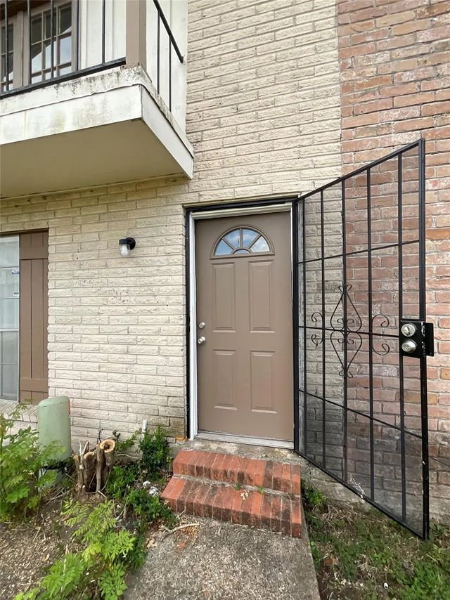 7067 Chasewood Drive, Houston