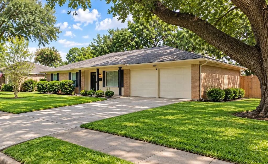 124 Dogwood Street, Sugar Land