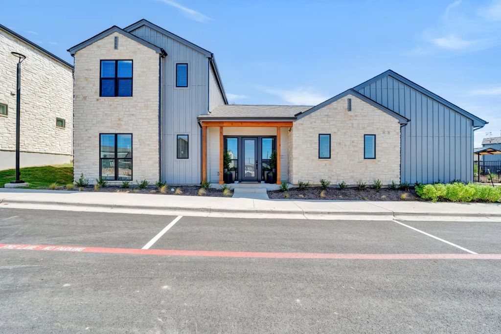 1601-438 Mustang Drive, Marble Falls