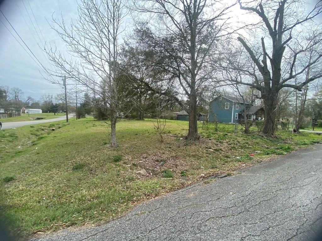 4775 Cleveland Street, Beaumont