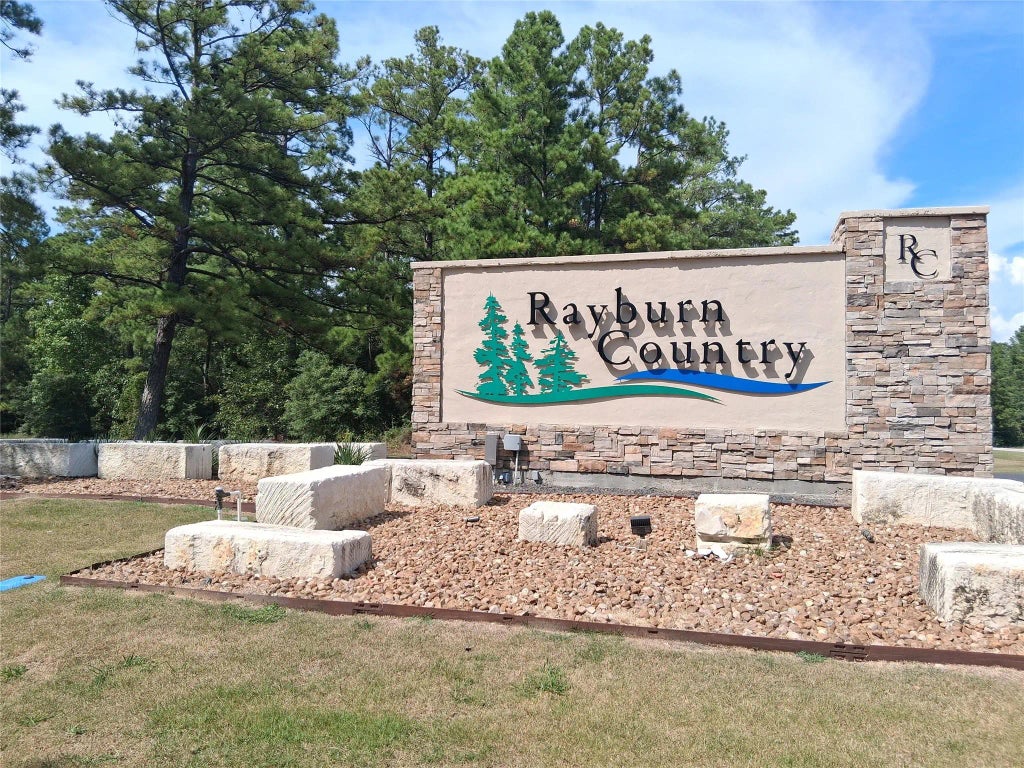 395 Deergrass Drive, Brookeland