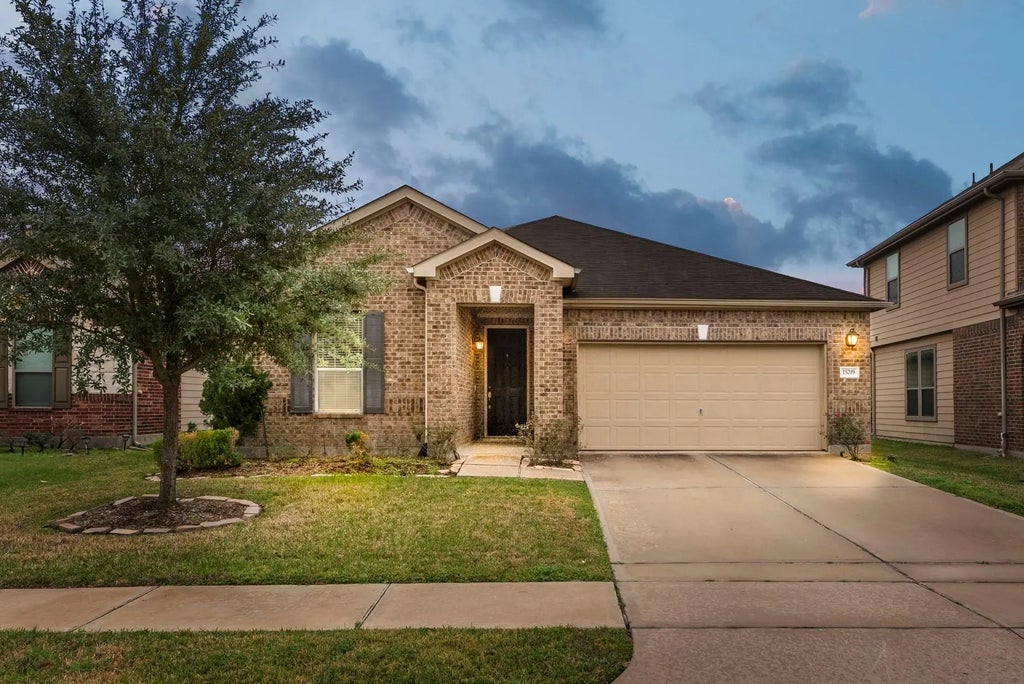 15219 Sunlight Bay Court, Cypress