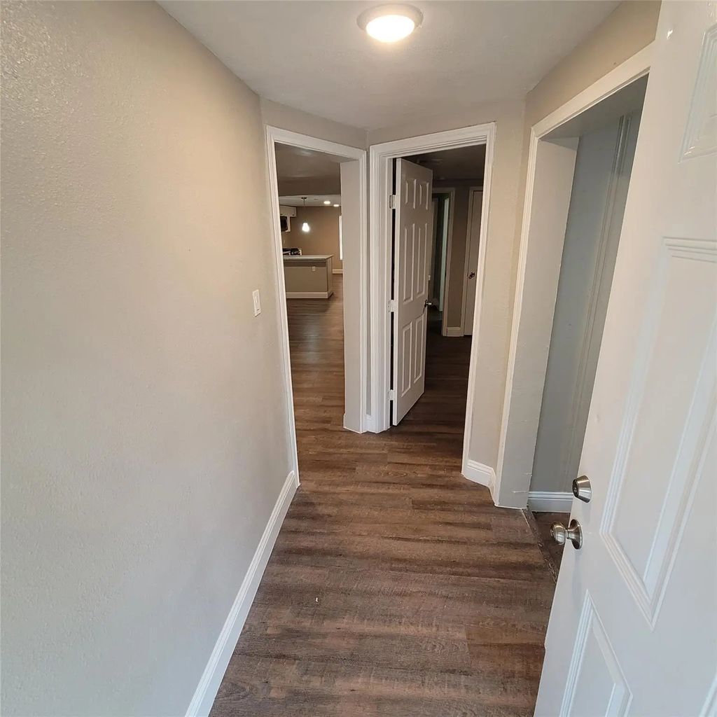 6810 Bleker Street, Houston