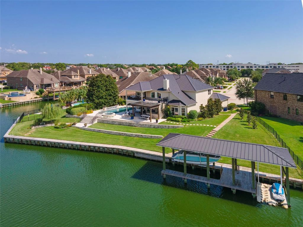 858 Signature Cove, League City