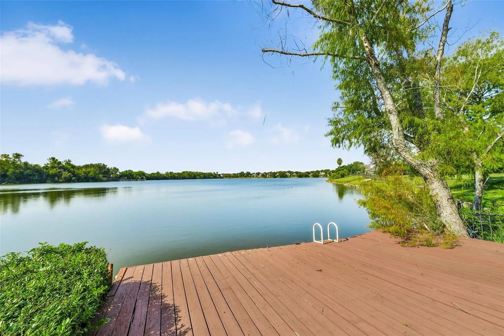 9902 Autumn Lake Trail, Pearland