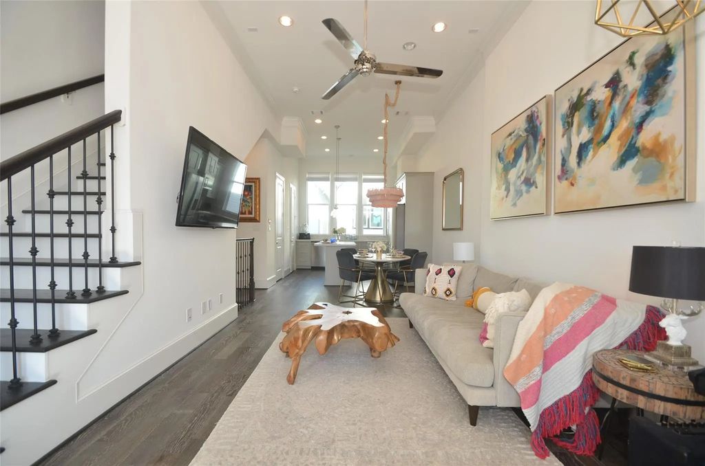 8620 Emnora Lane, Houston