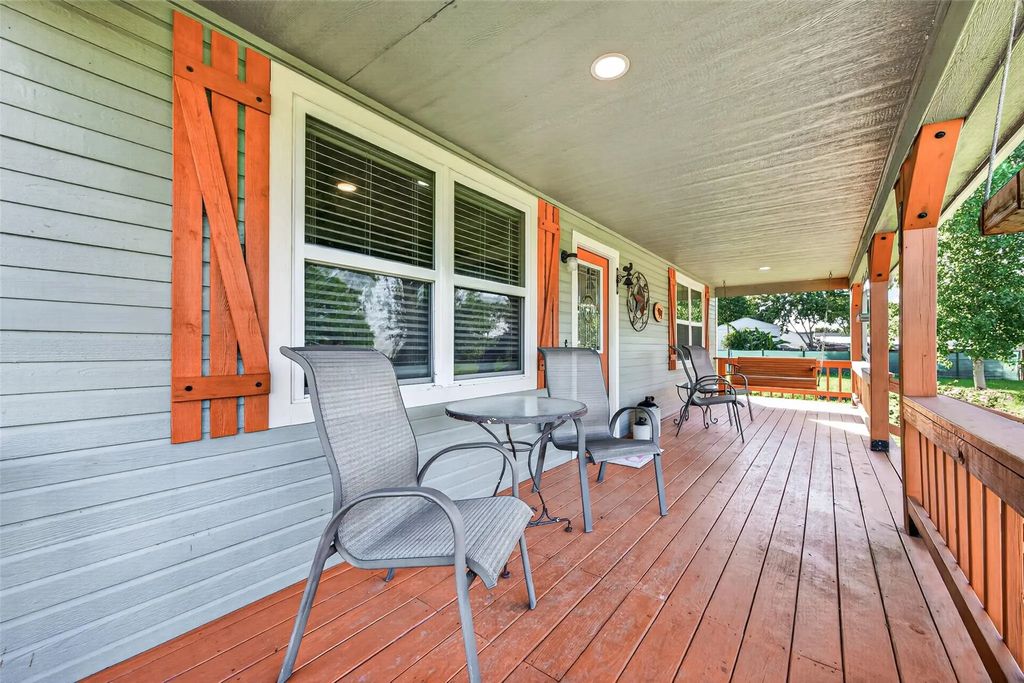 2240 Meyer Road, Beasley