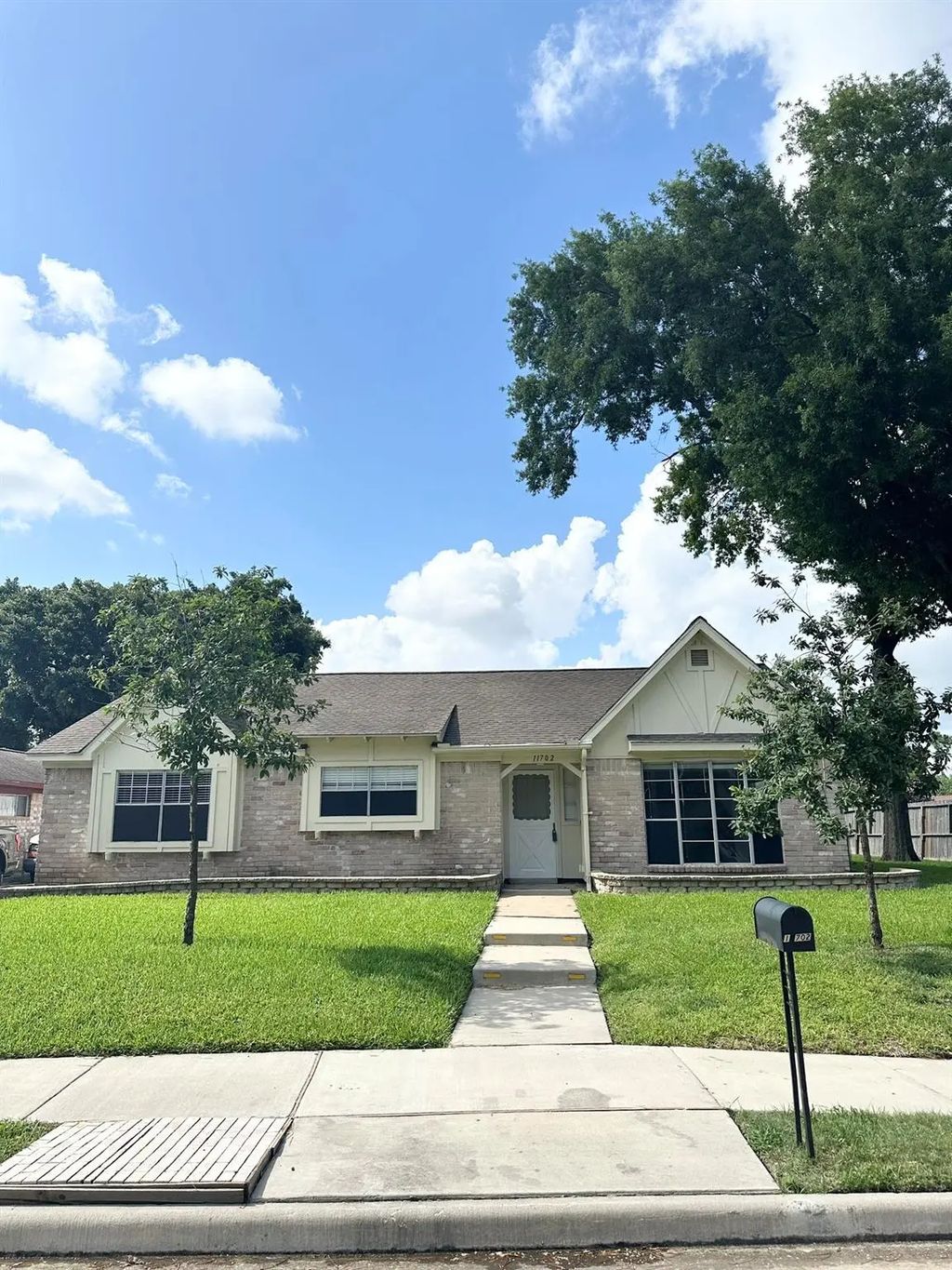 11702 Brighton Lane, Meadows Place