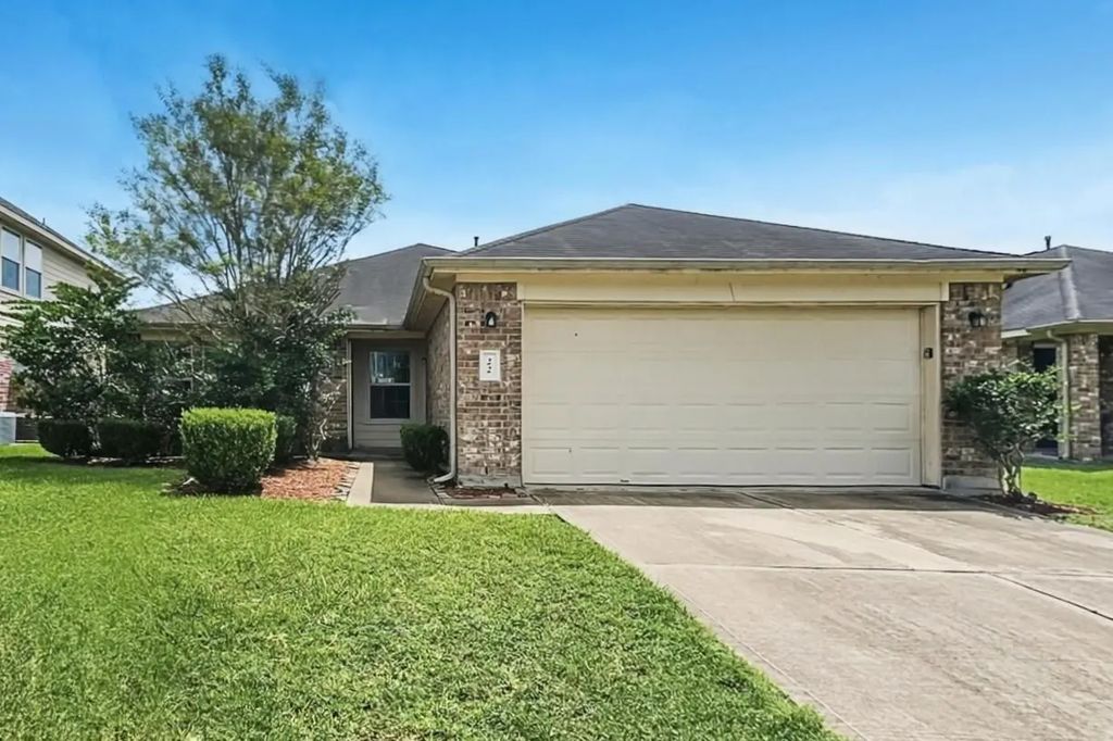 22 Mira Loma Drive, Manvel